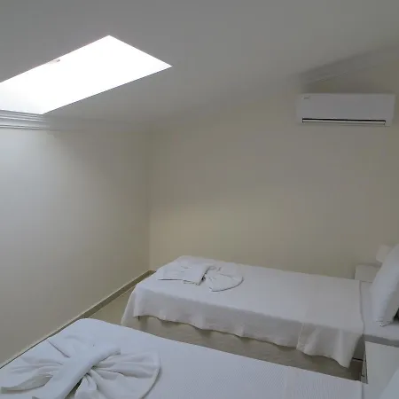 Stella Φετιγιέ