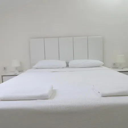 Stella Φετιγιέ